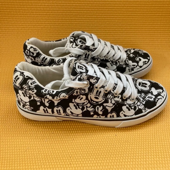 Disney Shoes - DISNEY Women’s size 8  Black White Mickey Head Tennis shoes